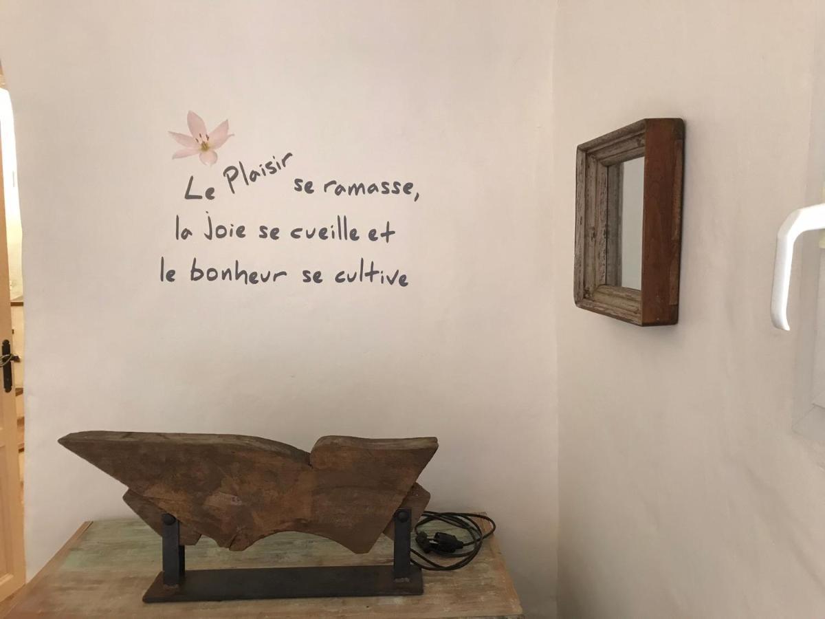 Aparthotel Les Gouts Et Les Couleurs Cucuron Zewnętrze zdjęcie