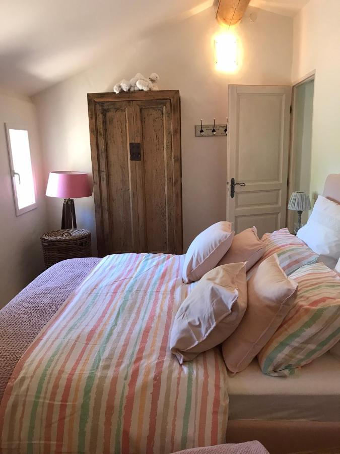 Aparthotel Les Gouts Et Les Couleurs Cucuron Zewnętrze zdjęcie