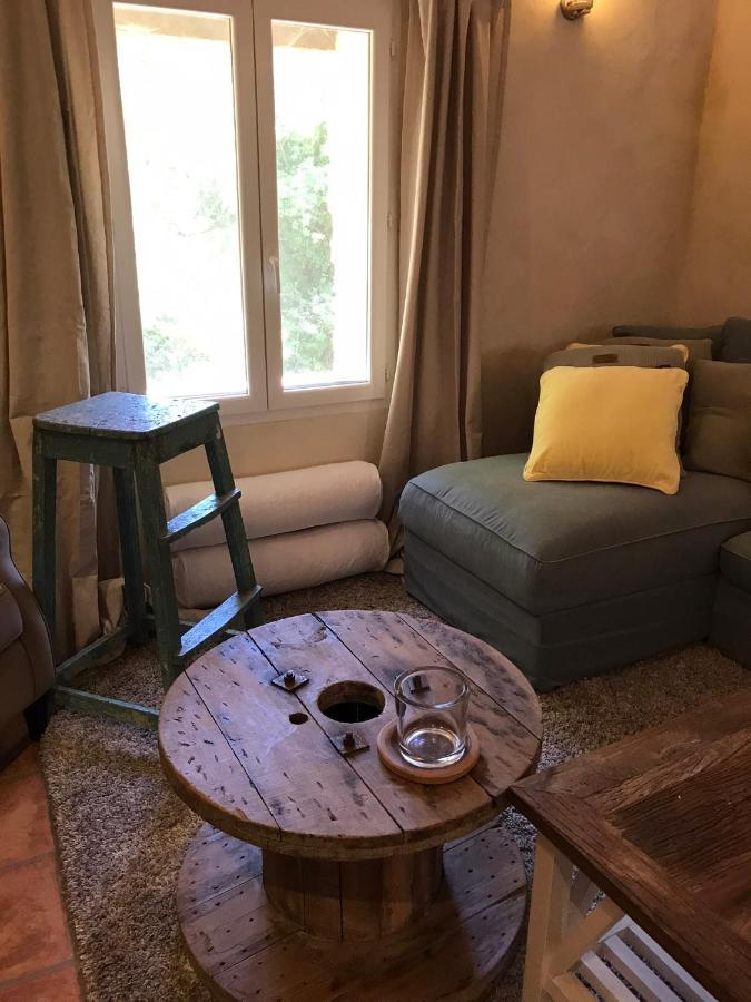 Aparthotel Les Gouts Et Les Couleurs Cucuron Zewnętrze zdjęcie