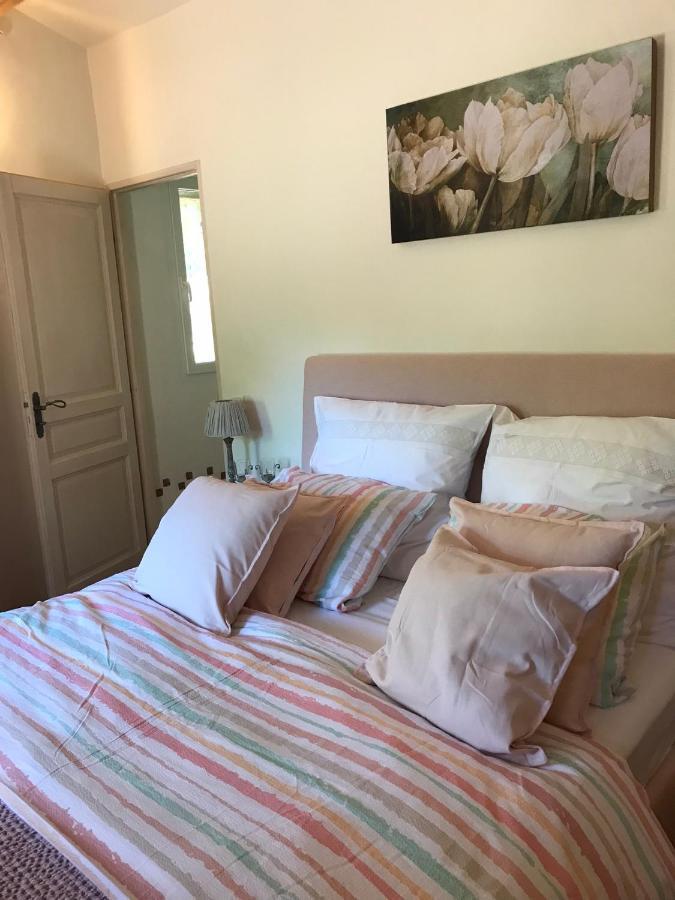 Aparthotel Les Gouts Et Les Couleurs Cucuron Zewnętrze zdjęcie