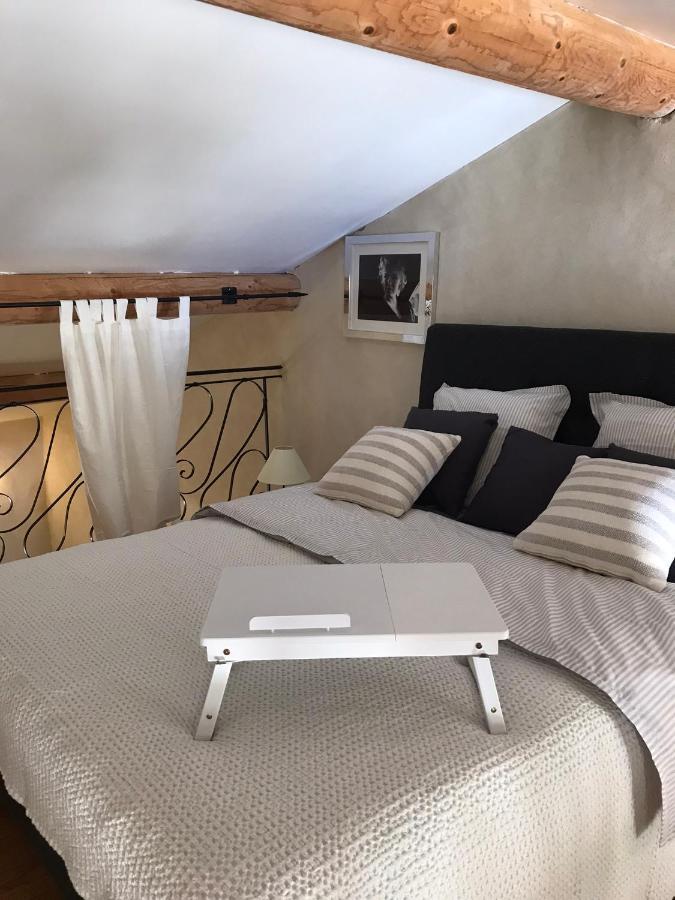 Aparthotel Les Gouts Et Les Couleurs Cucuron Zewnętrze zdjęcie